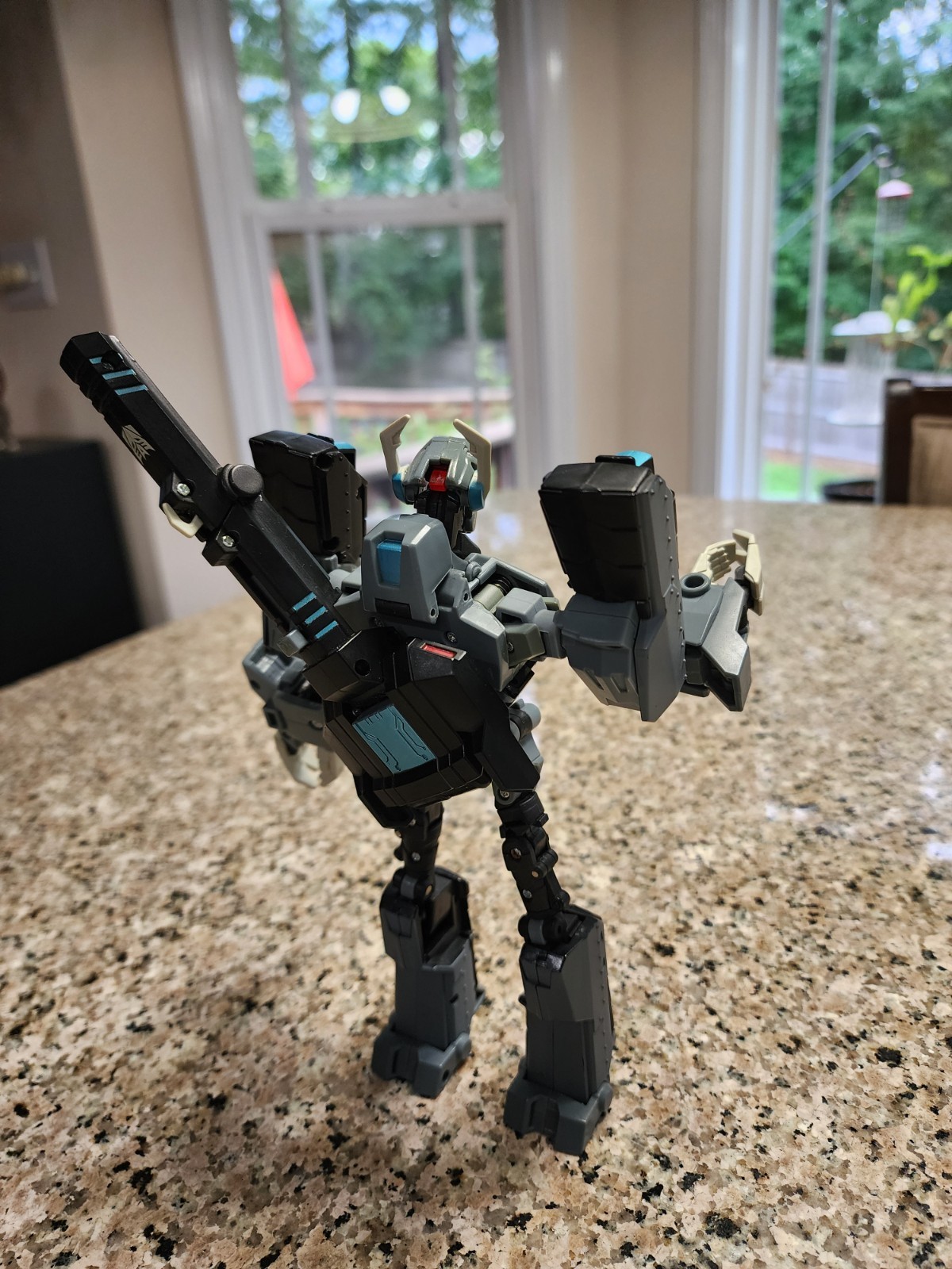 Hasbro Transformers Animated Voyager – Shockwave Action Figure