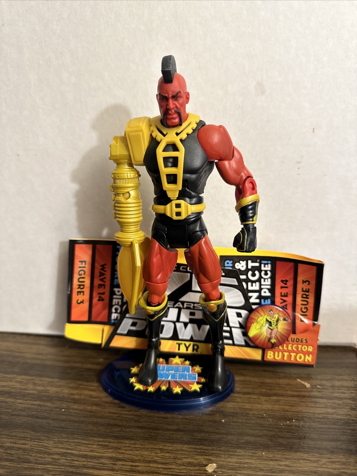 DC Universe Classics 75 Years TYR Wave 14 Figure 3 Collector Button Complete