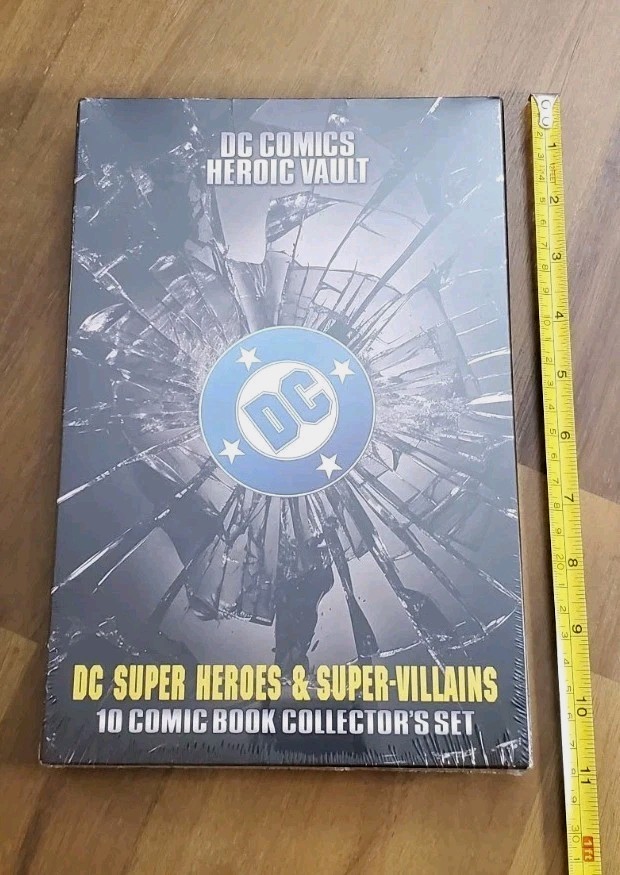DC Comic Heroic Vault Super Heroes &Super-Villains 10 Comic Book Collector&rsquo;s Set