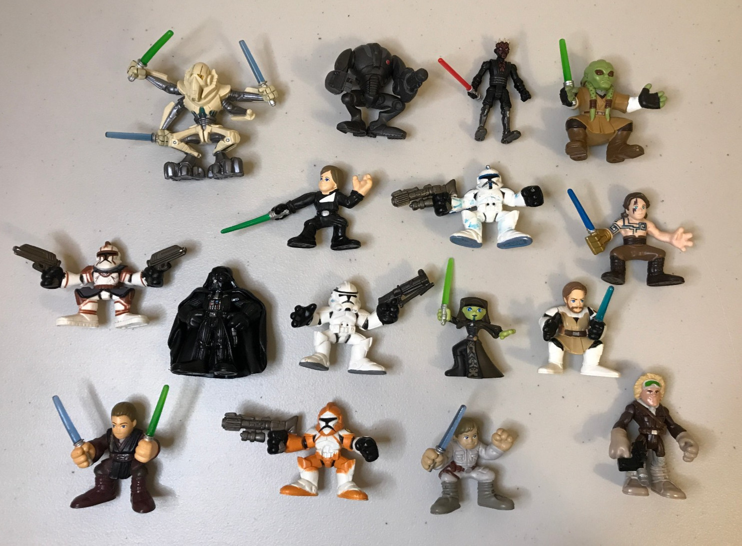 Lot Of 16 Star Wars Galactic Heroes Mini Action Figures Hasbro 2000&rsquo;s