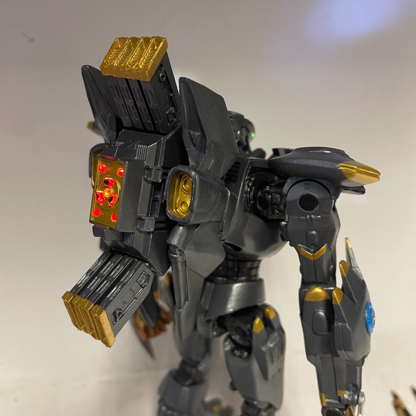 Crimson Typhoon Jaeger 7&Prime; Movable Action Figure Toy Statue Pacific Rim Gift Box
