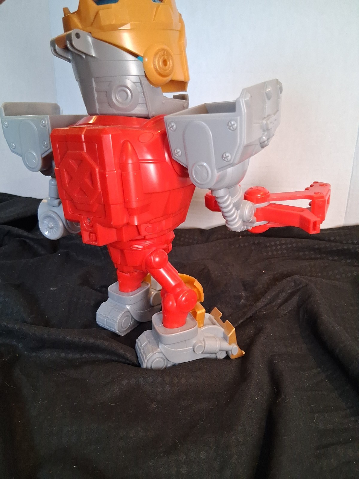 Treasure X Robots Gold Mega Treasure Bot Incomplete Works