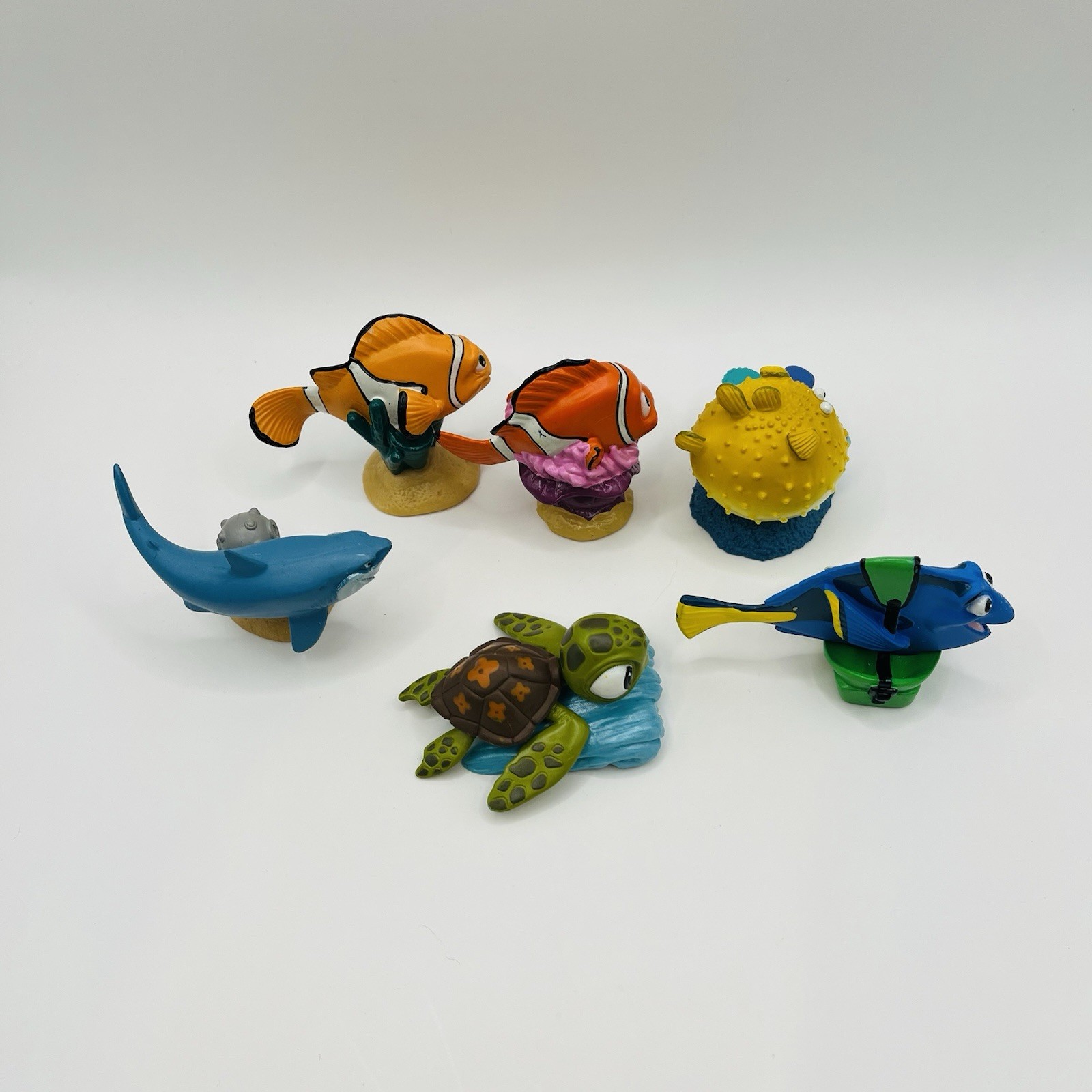 Disney Store Finding Nemo Dory Figure Play Set 6-Pc PVC Cake Topper