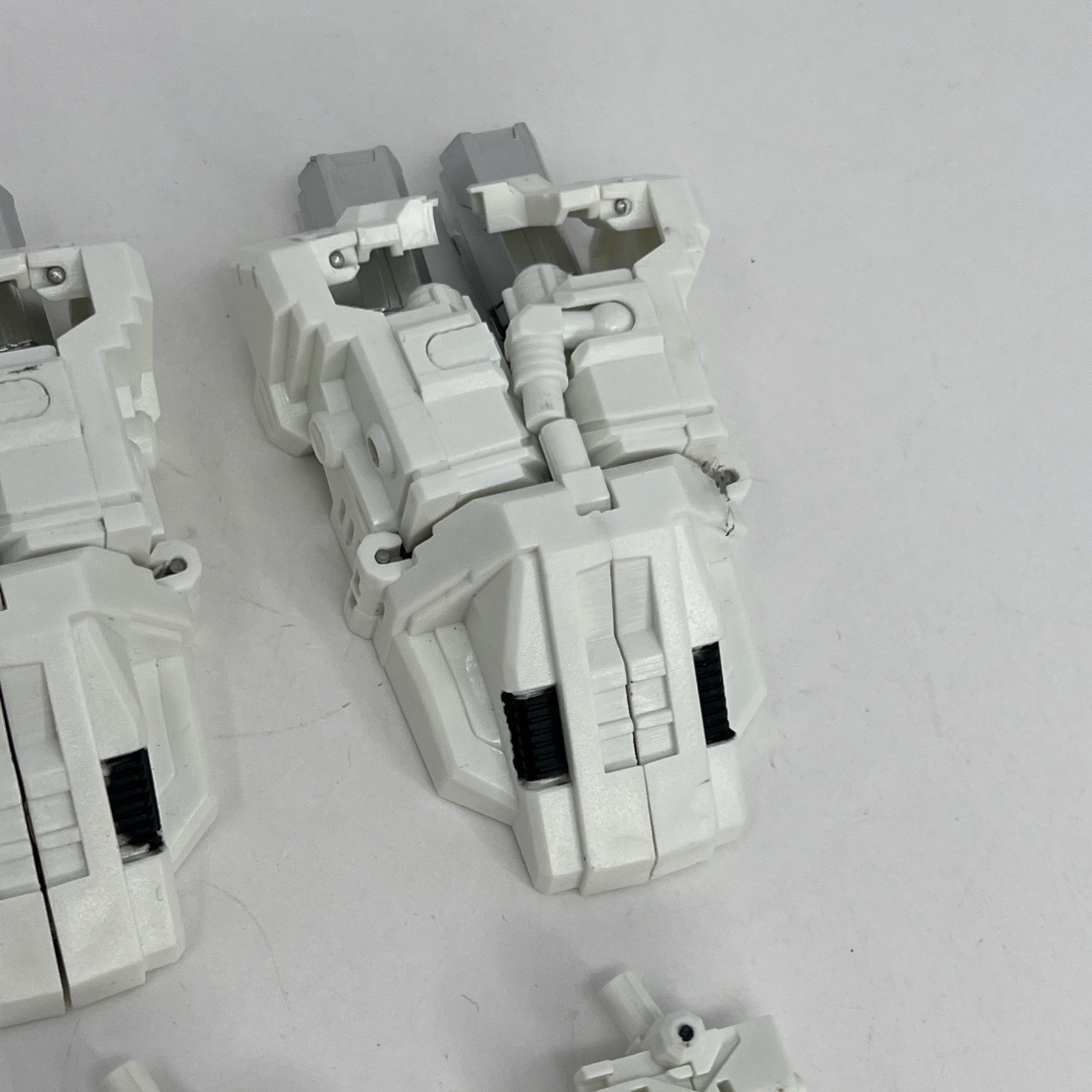 White Hand & Foot Upgrade Kit For Combiner Wars Superion Bruticus Defensor