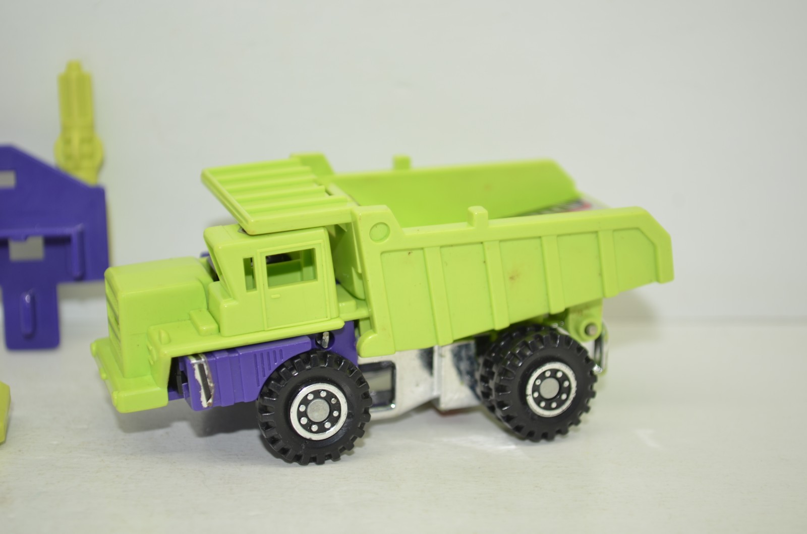 Original G1 Transformers Constructicon LONG HAUL Near COMPLETE Devastator Follow