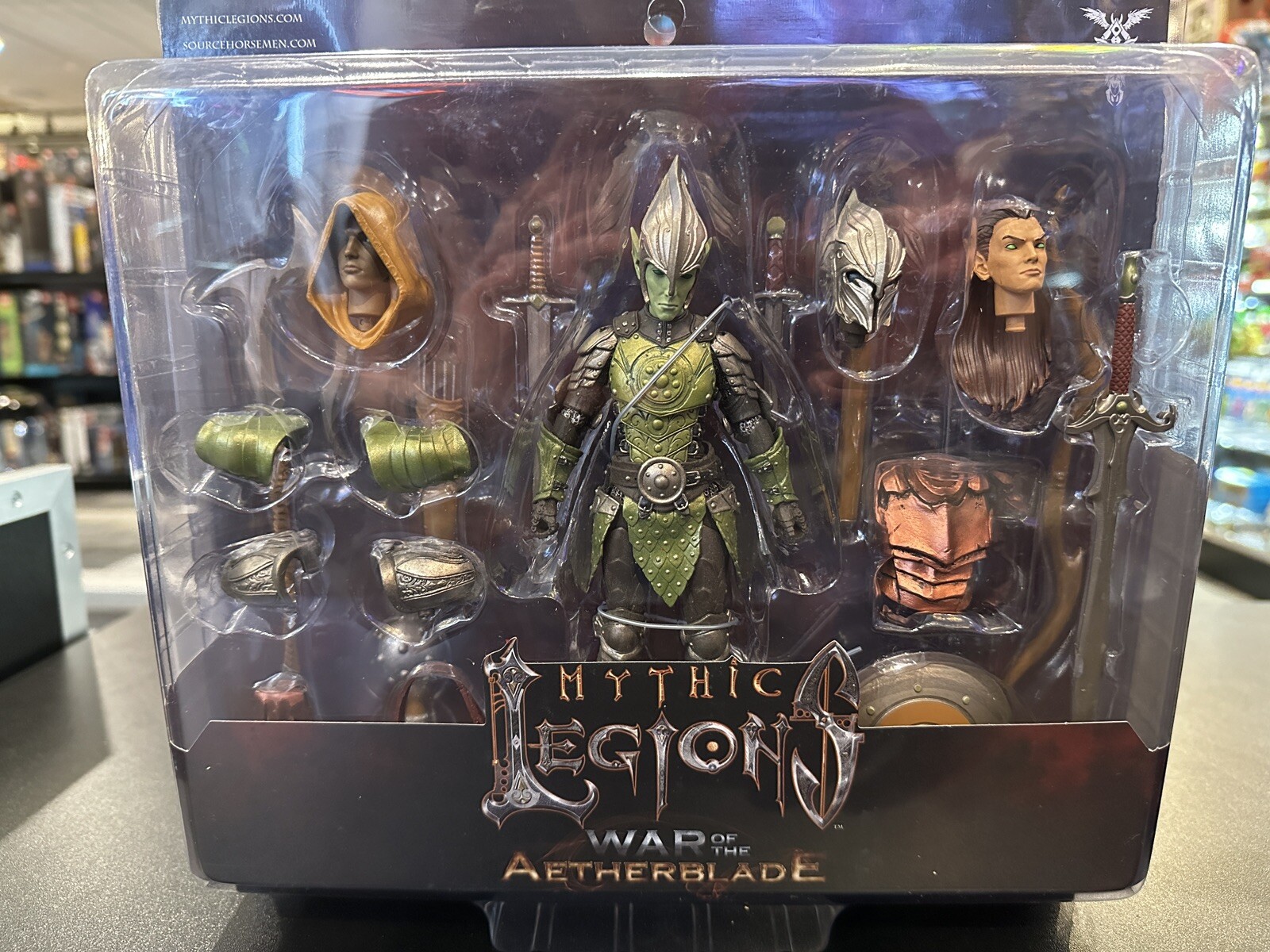 Mythic Legions Deluxe Male Elf Builder War of the Aetherblade