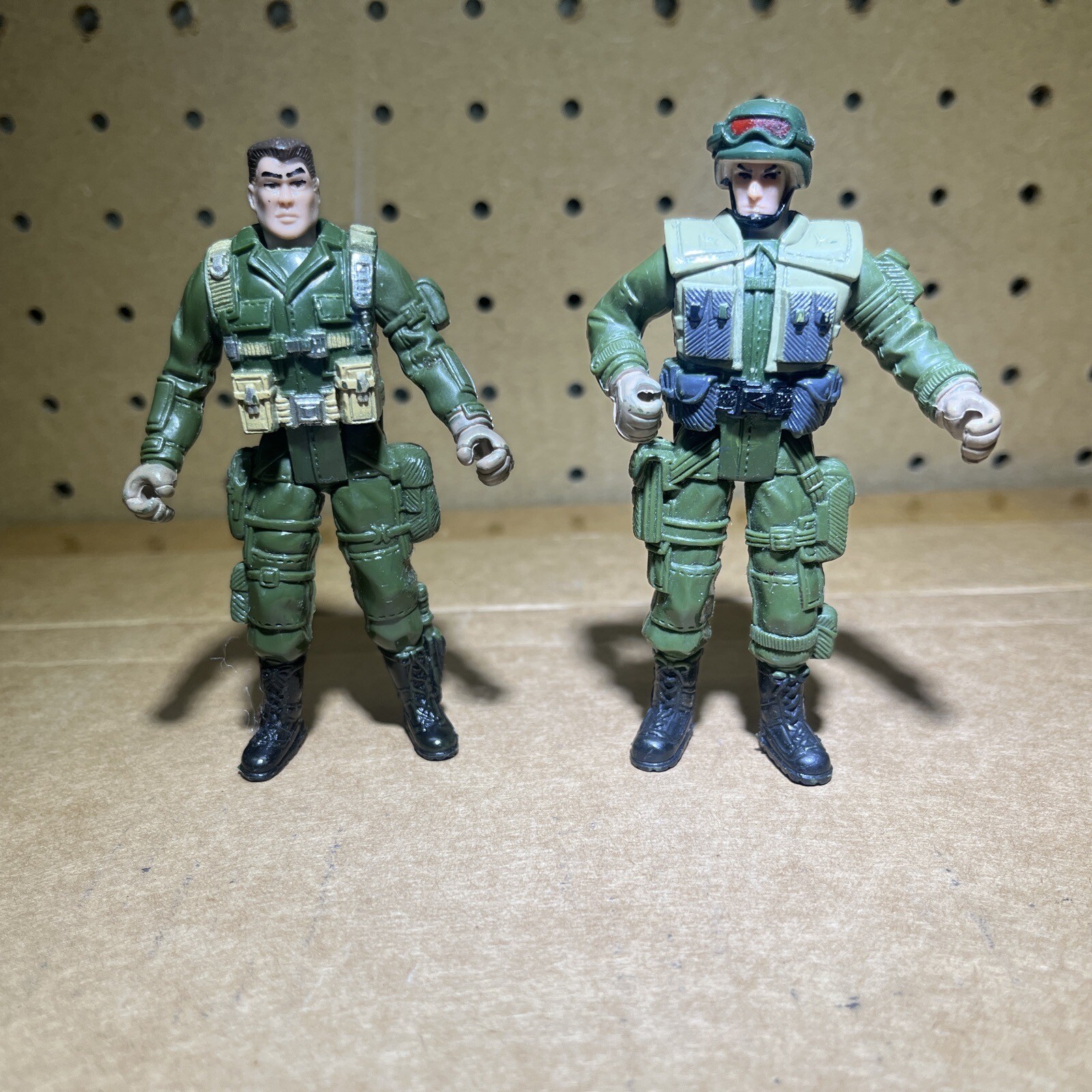 LOT OF 2-Chap Mei Army Military Soldier 4&Prime; Tall Toy Action Figure