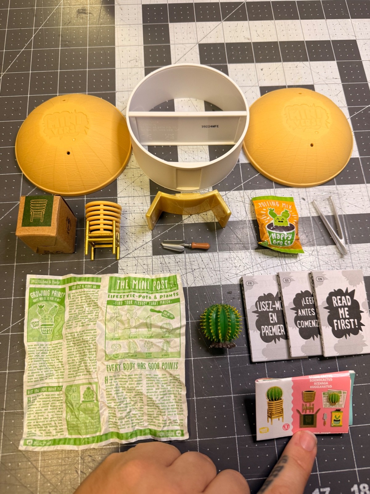 MGA&rsquo;s Miniverse Make It Mini Lifestyle Series 1 BARREL CACTUS New