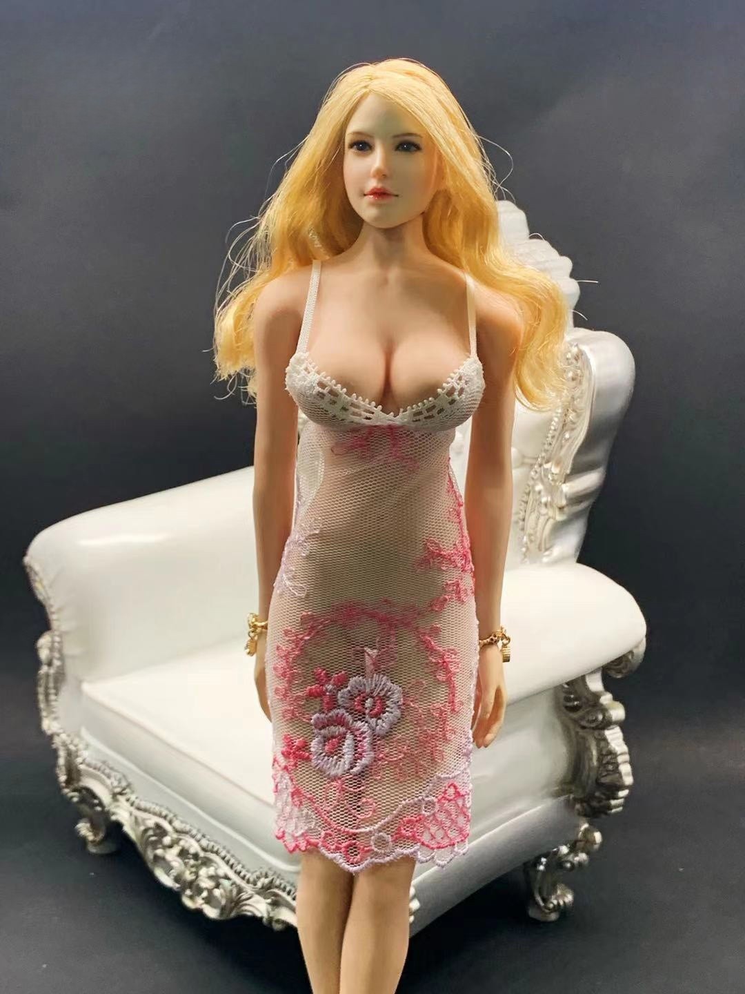 1:6 CJG-W033 Perspective Lace Night Dress Model 12 » Figure Accessories