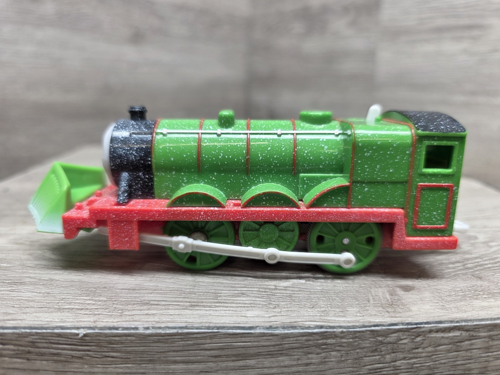 Thomas & Friends Trackmaster Motorized Snow Clearing Henry Train Engine Tested!!