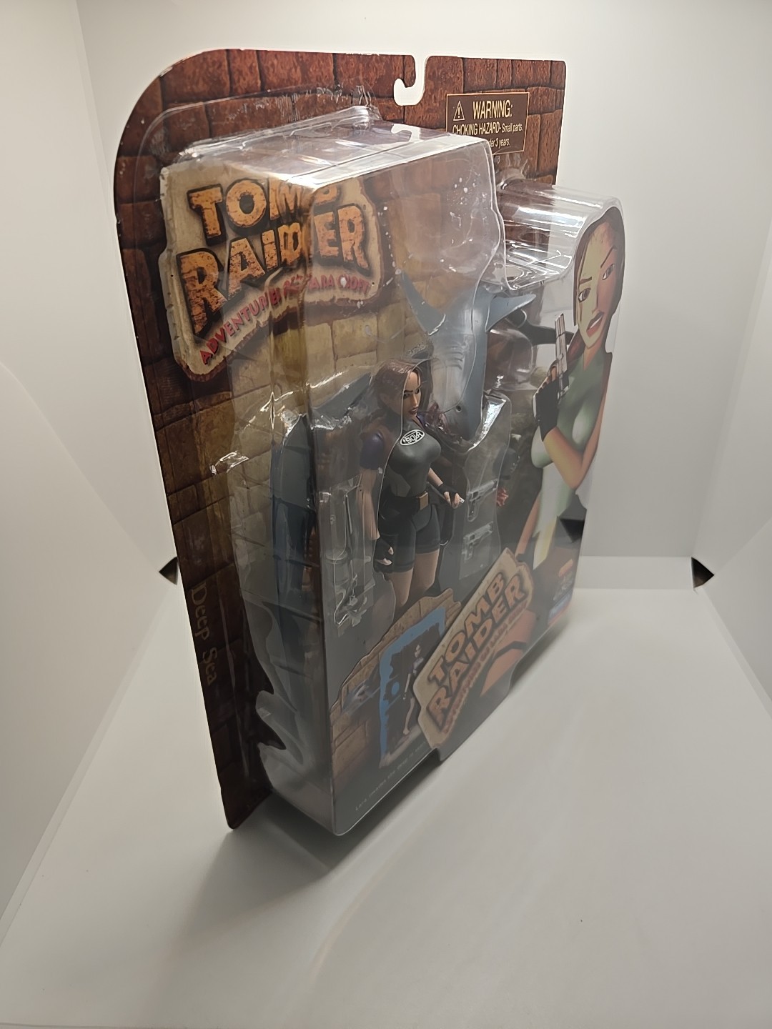 Playmates Tomb Raider Lara Croft Deep Sea Action Figure vs Great White 1999