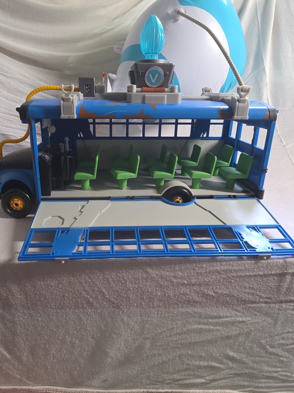 Vending Machine, Battle Bus, Reboot Van, Upgrade Shark, Loot Drop Box, and more