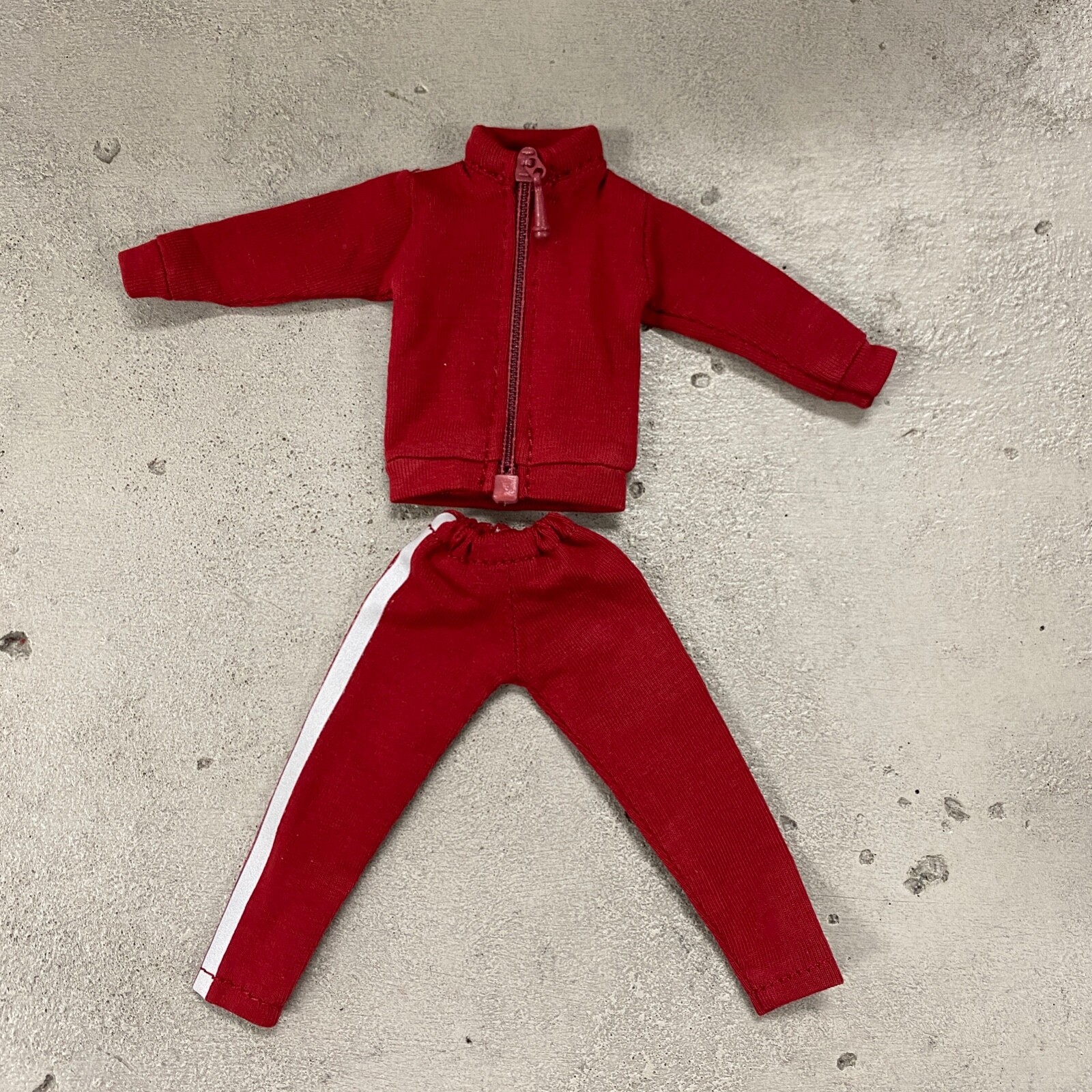 SU-TKST-RD-S: 1/12 Red tracksuit (Jacket, Pants) for 6&Prime; slim body