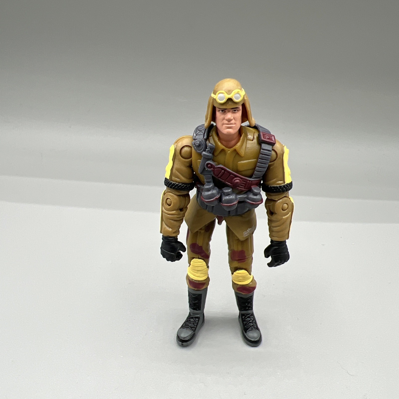 G.I. Joe 2002 Dusty Desert Trooper V8 3.75&Prime; Action Figure Vintage Weapon Belt