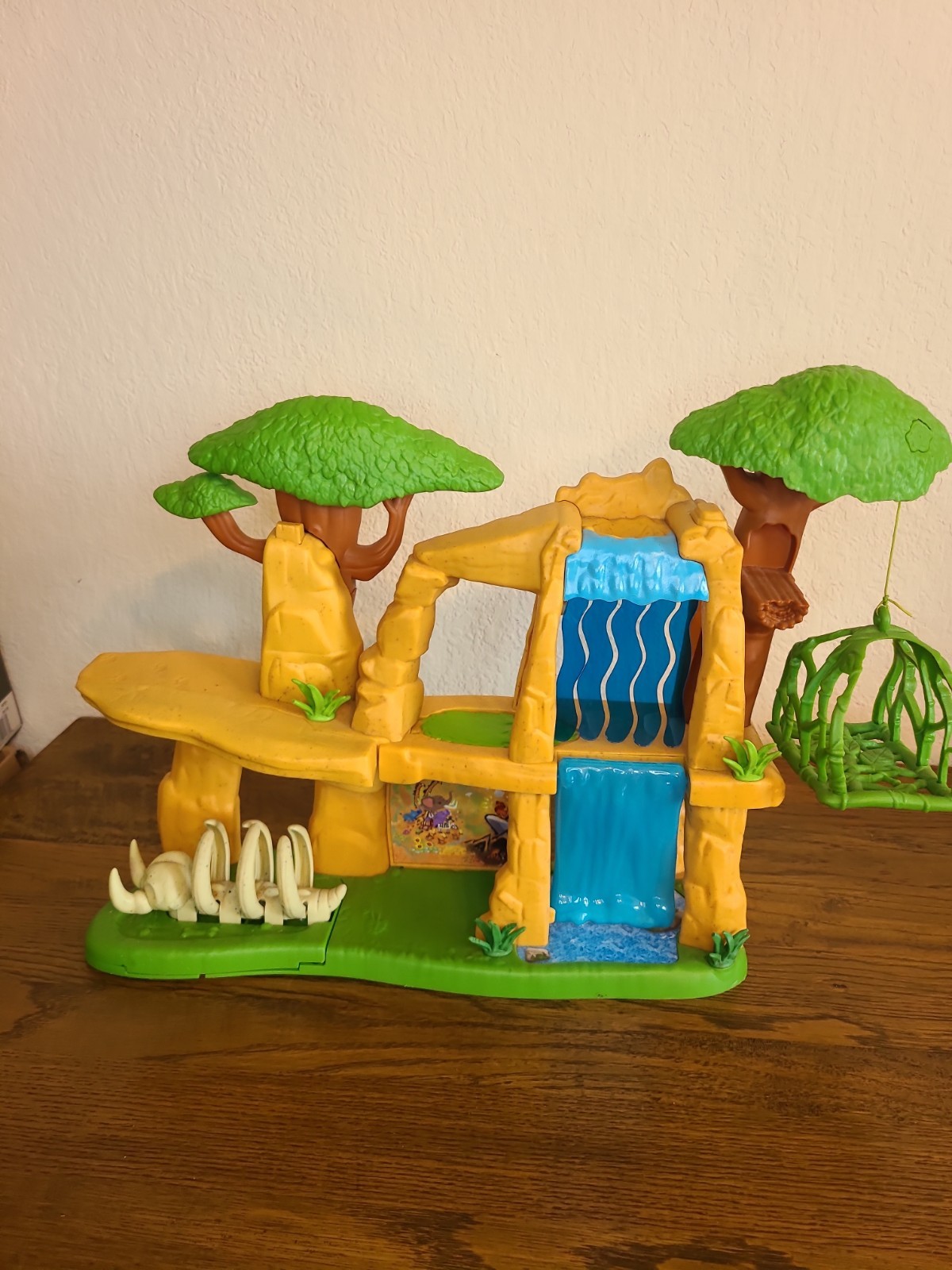 Just Play Lion Guard Defend the Pride Lands Playset No Action Figures Included