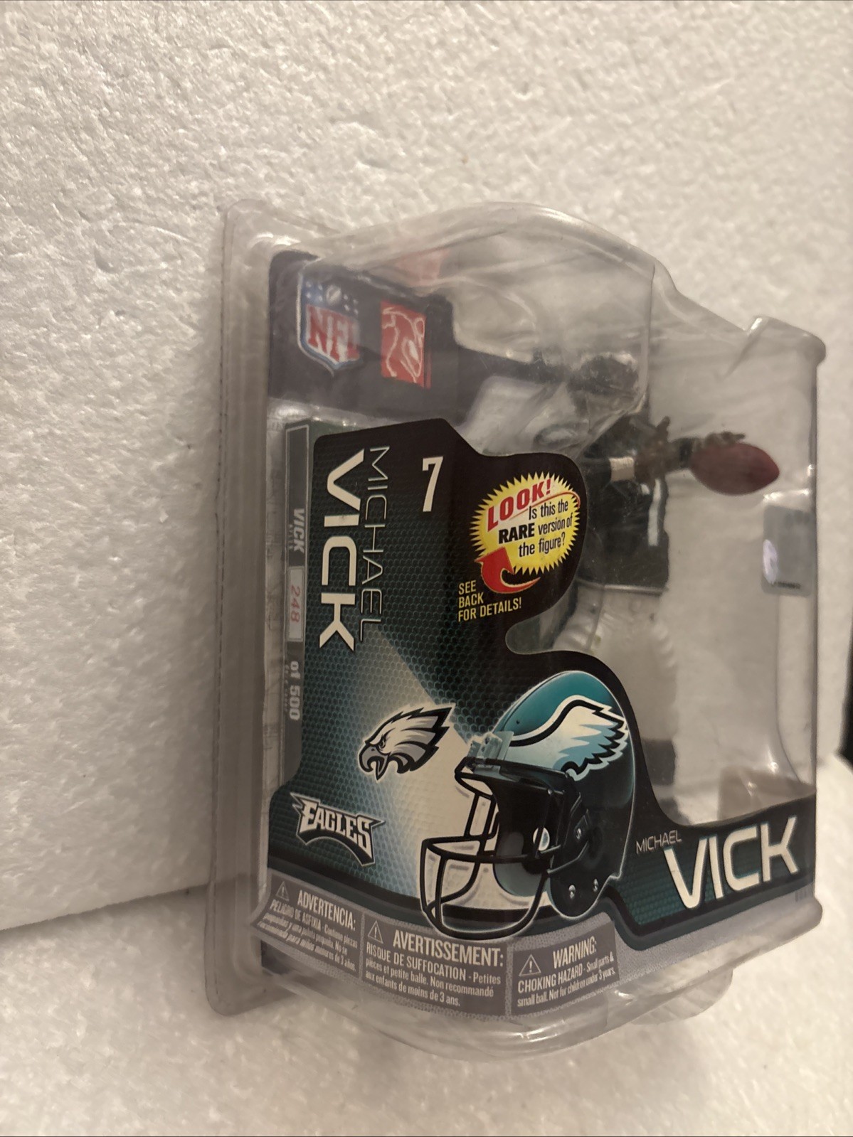 MCFARLANE MICHAEL VICK NFL SERIES 28 EAGLES QB BLACK SHIRT VARIANT #248/500