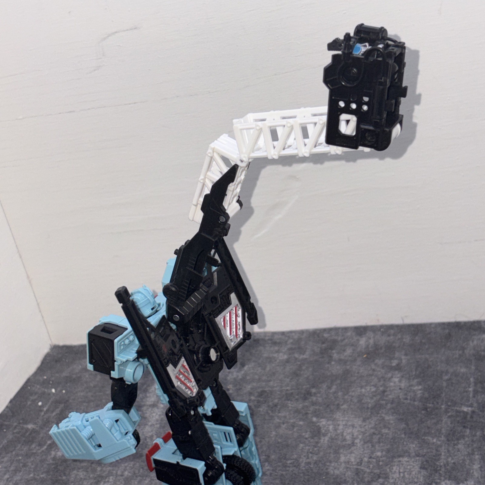 Transformers Generations: Combiner Wars – Protectobot HOT SPOT Incomplete