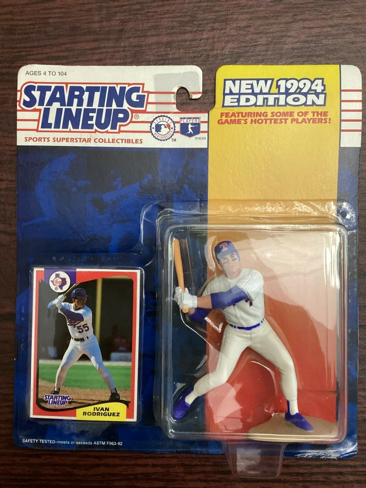 1994 Kenner Starting Lineup -Ivan Rodriguez Tex. Rangers Figure & Card *HOF 2017