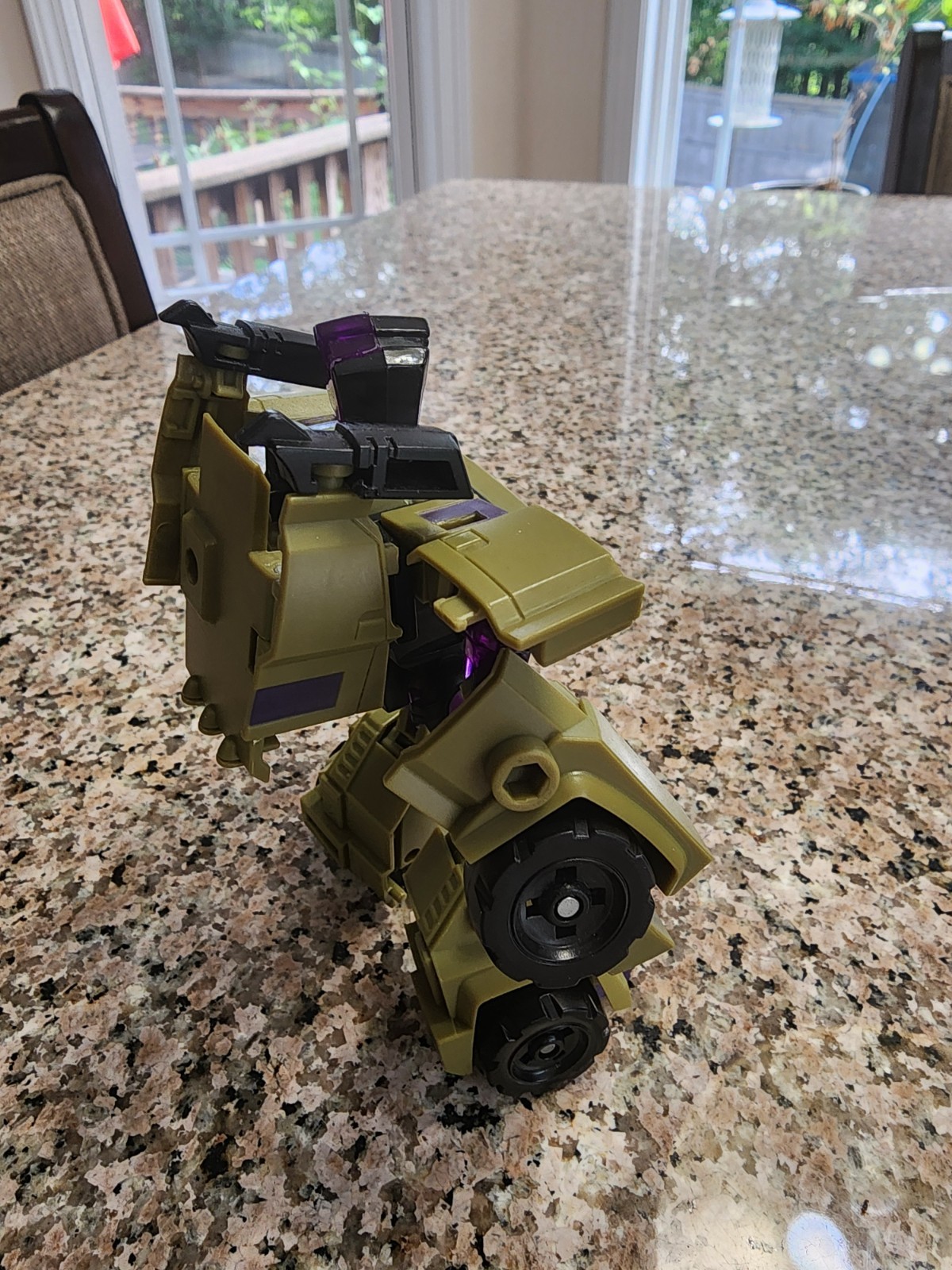 Transformers Animated Swindle Deluxe Action Figure 2008 Not Complete