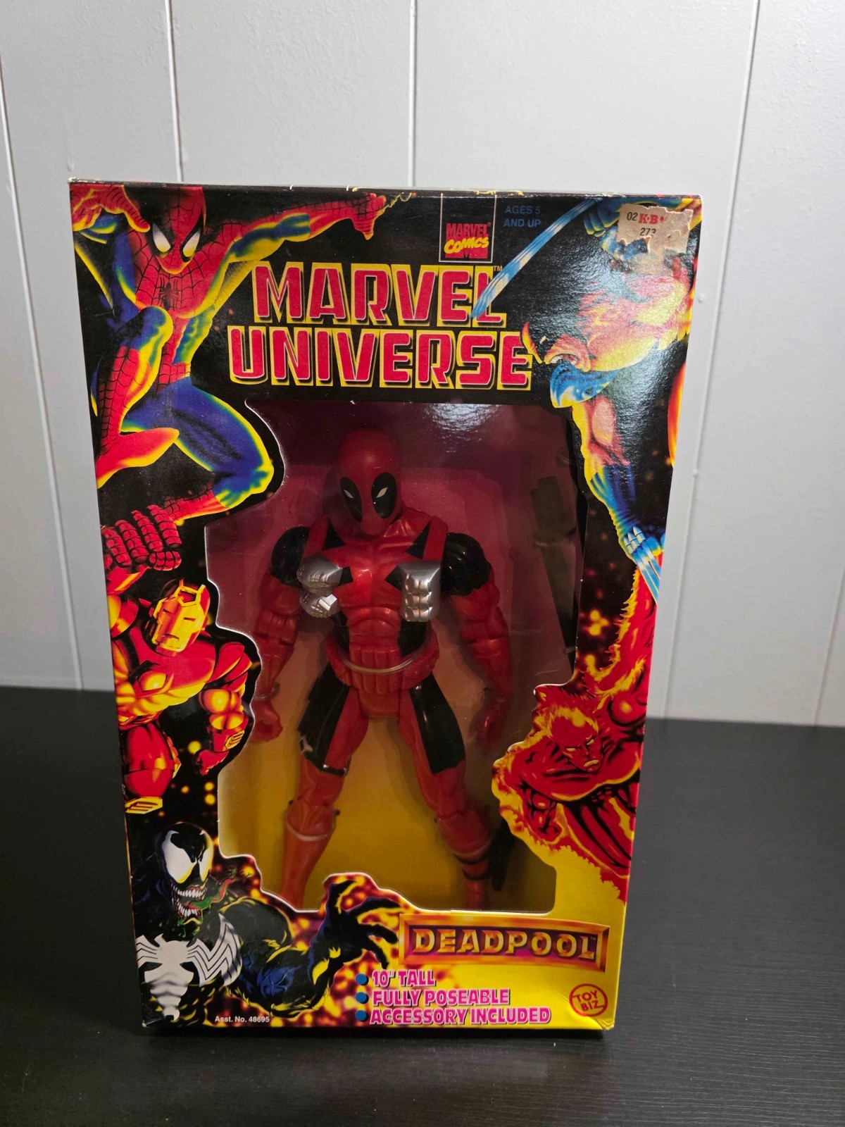 1997 TOY BIZ MARVEL UNIVERSE DEADPOOL 10&Prime; FIGURE – NEW IN BOX