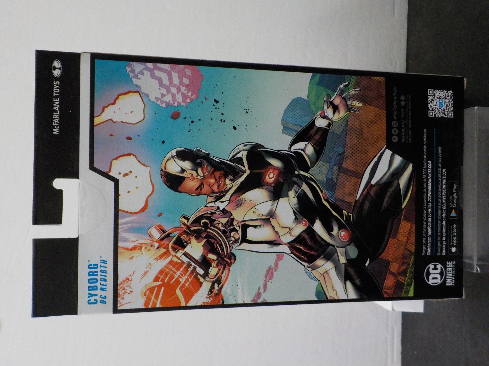G1021 McFarlane DC Multiverse Cyborg (DC Rebirth) 7in Action Figure