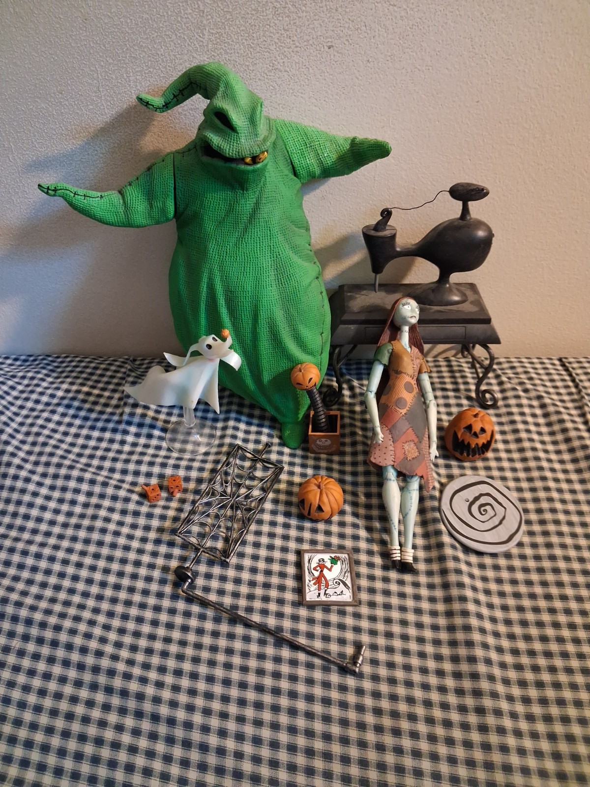 NECA Nightmare Before Christmas LOT Figures ACCESSORIES Oogie Boogie SALLY Zero