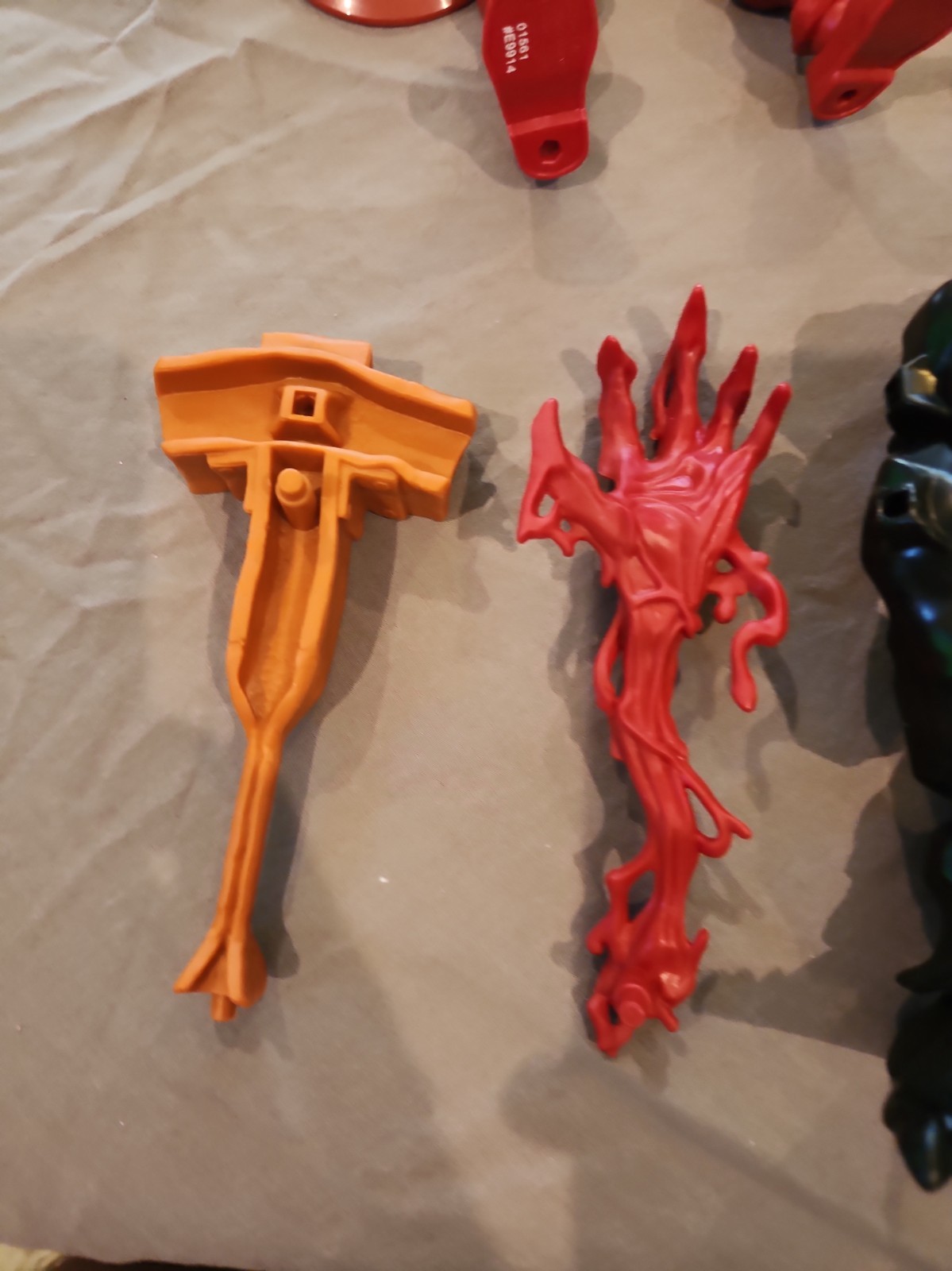 Marvel Superhero Mashers Lot Hulk, Thanos, Venom, Miles Morales Accessories