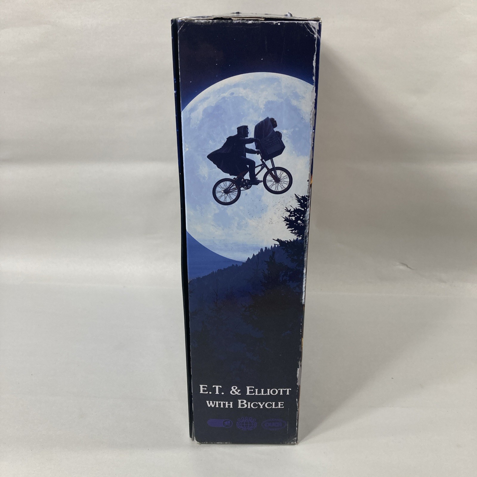 NECA E.T. The Extra-Terrestrial 40th Anniversary Elliott With Bicycle Figure set