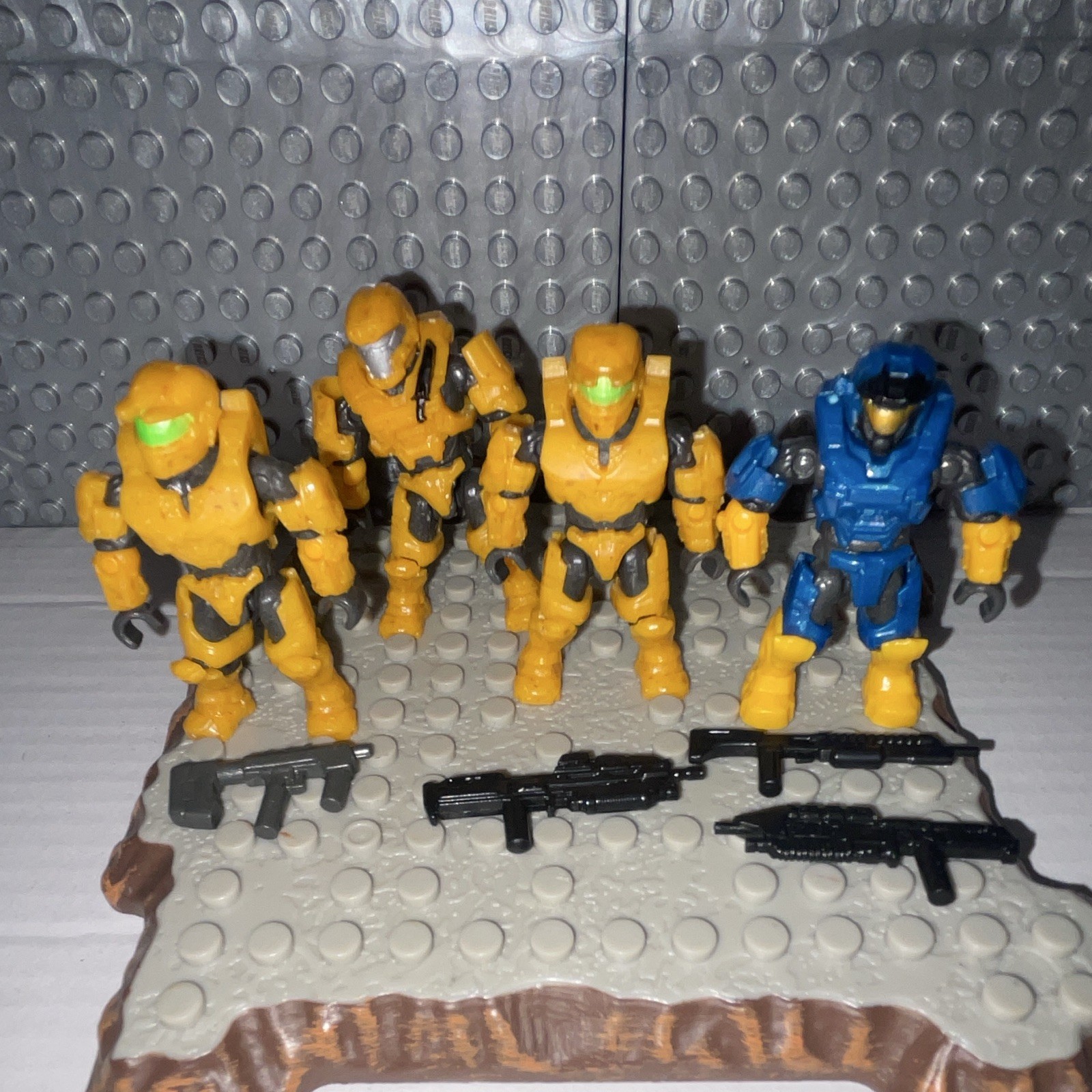 Mega Bloks Halo Yellow & Blue Spartan Figures Lot (LOT C)