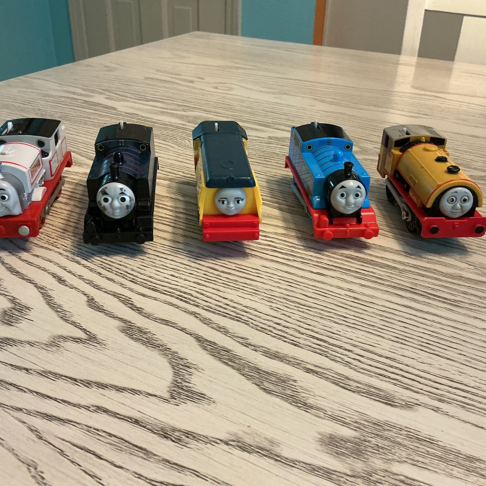 Thomas And Friends Train Engines Lot Of 5 With Batteries