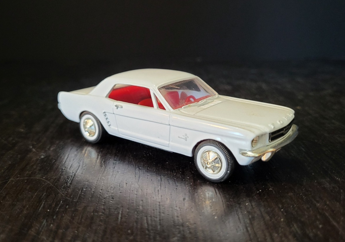 1964 1/2 Ford Mustang White 1:43 ERTL 1980s Vintage LOOSE