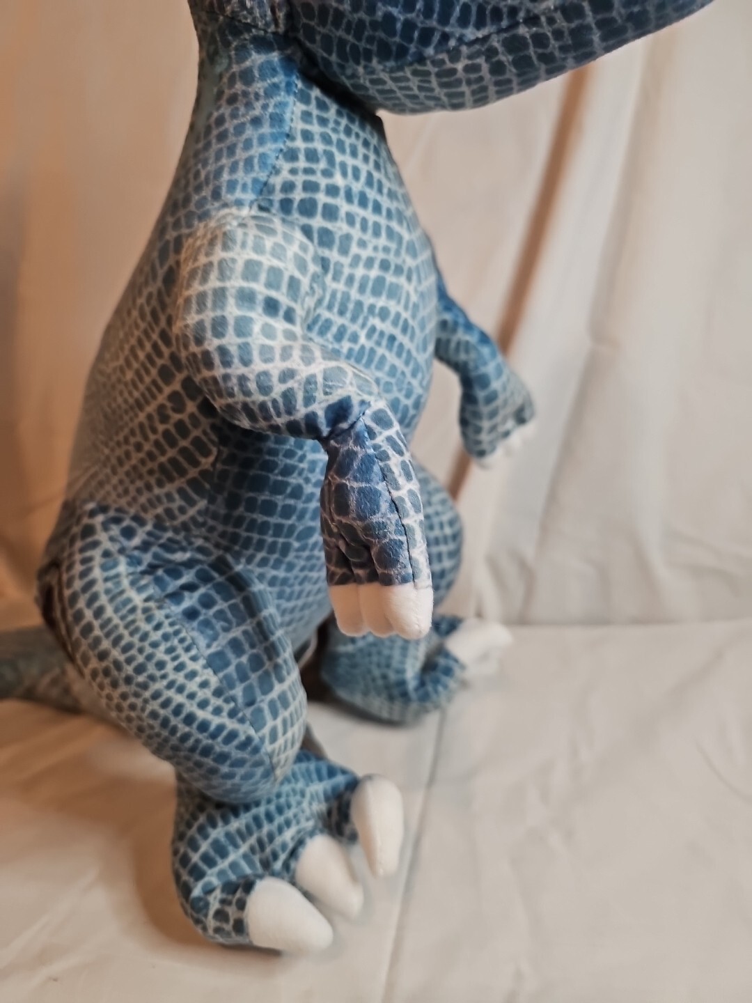 Universal City Studios Jurassic World Blue Tyranosaurus Rex Pillow PC210L