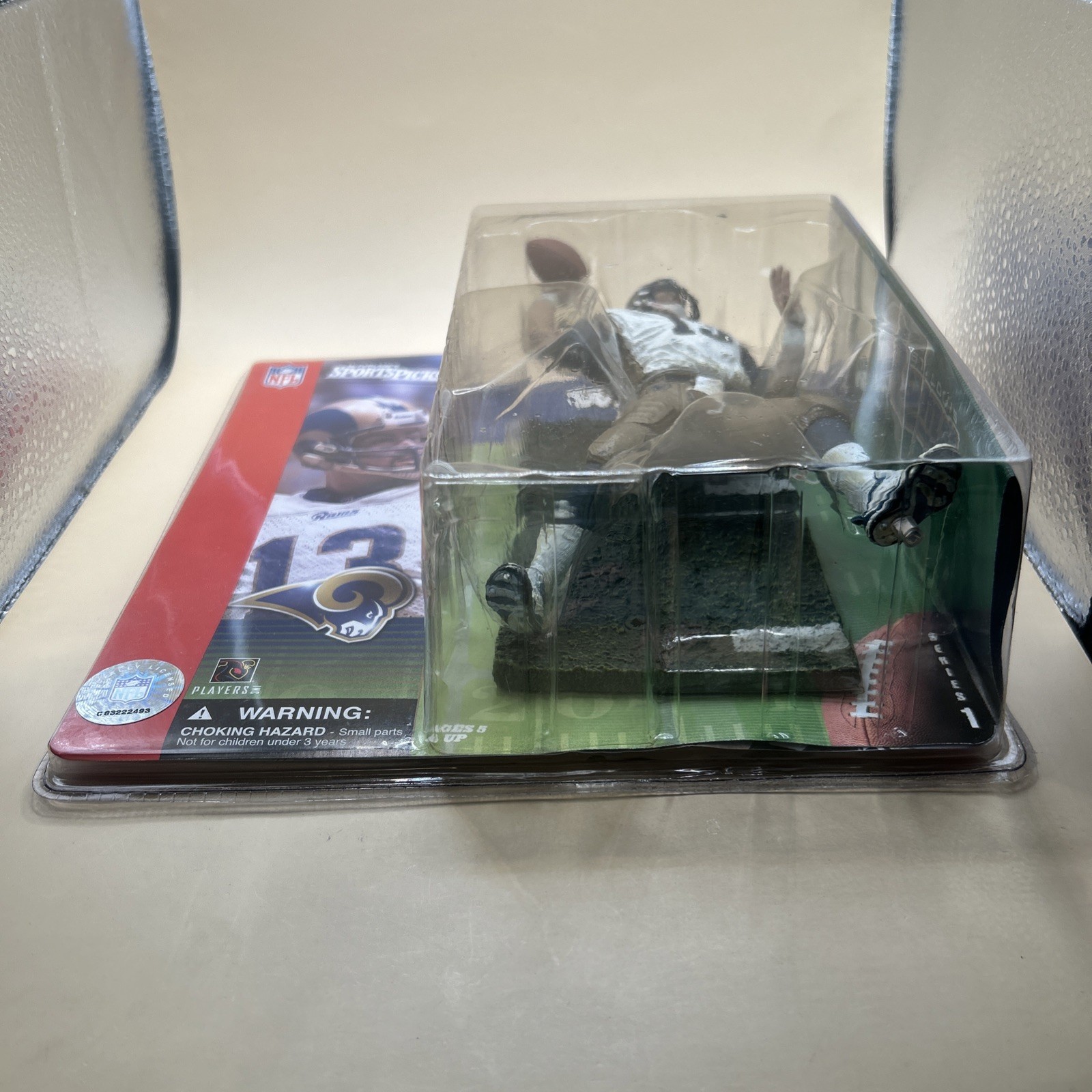 Kurt Warner Rams McFarlane NFL Figure Series 1 White Jersey Uniform New 2001 #13