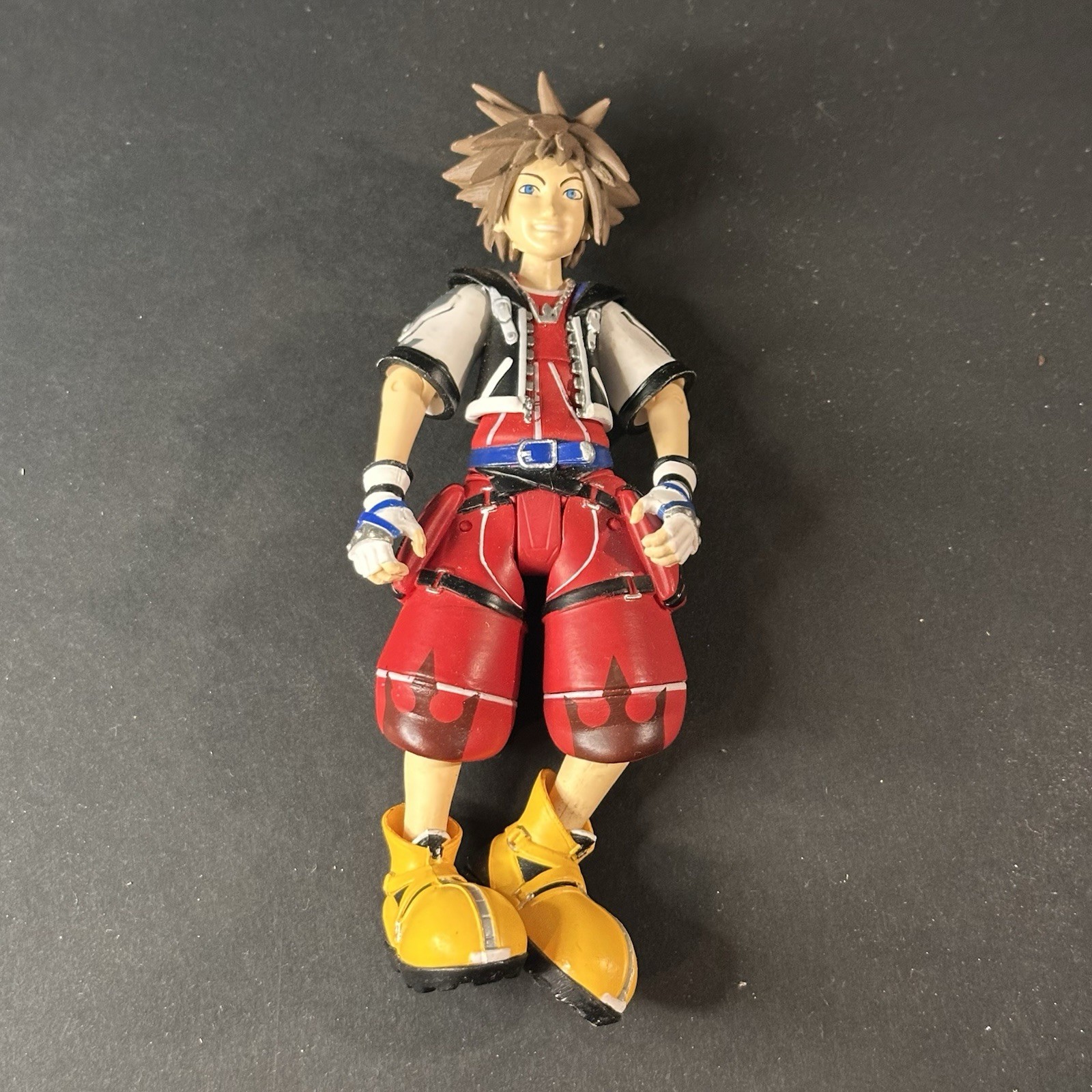 Diamond Select Kingdom Hearts Sora 6” Action Figure Red Outfit Articulated