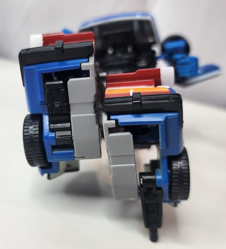 Takara Transformers Smokescreen 6.5 in Action Figure – MP-19 Broken Parts/Repair