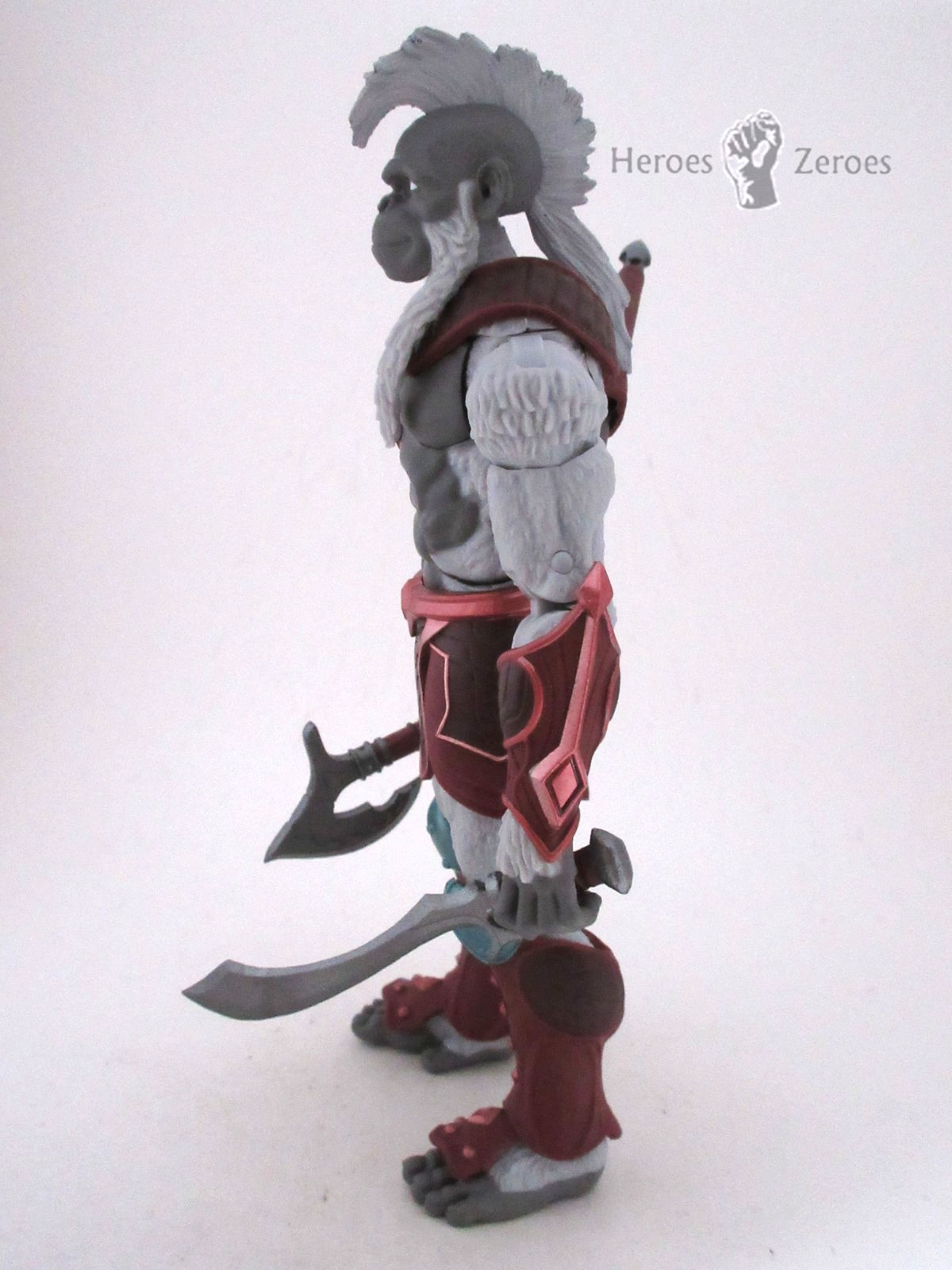 Animal Warriors of the Kingdom PALE In Adventurer Armor Action Figure w/ Weapons