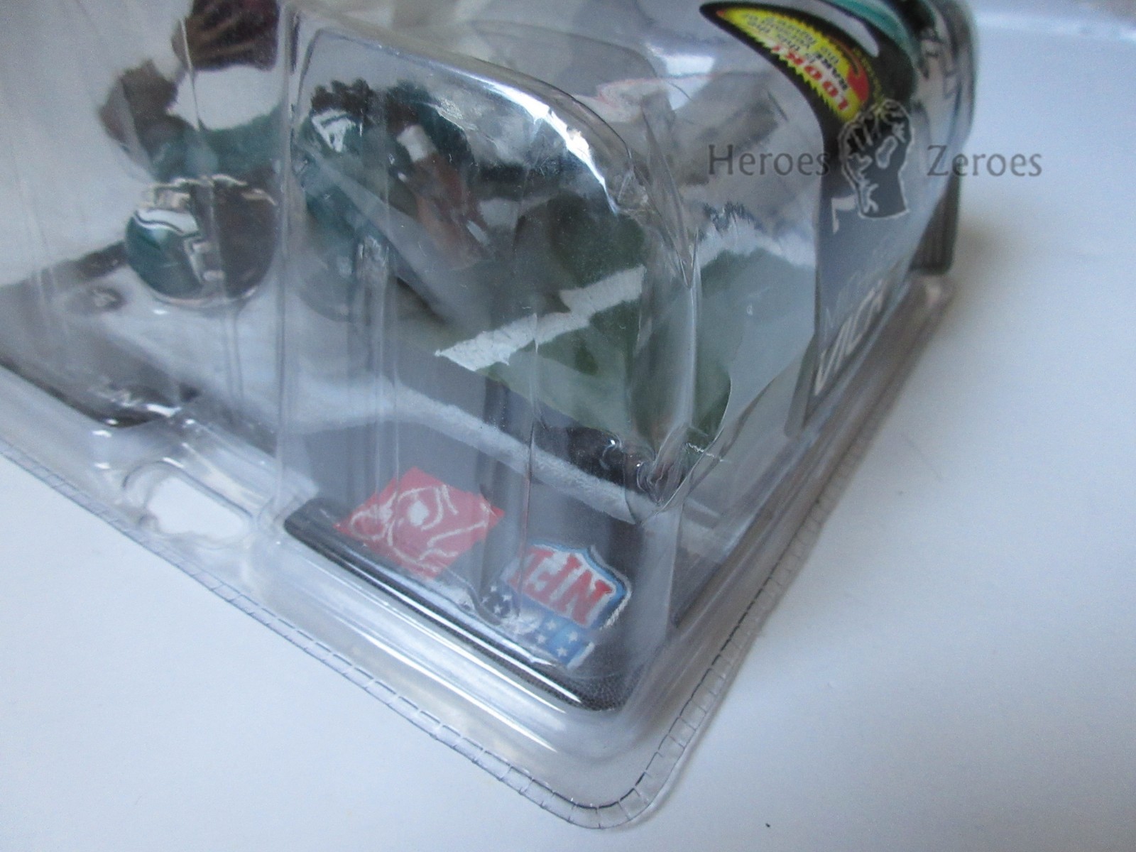 McFarlane NFL Series 28 MICHAEL VICK Eagles Green Jersey New NIB 2011 *Imperfect