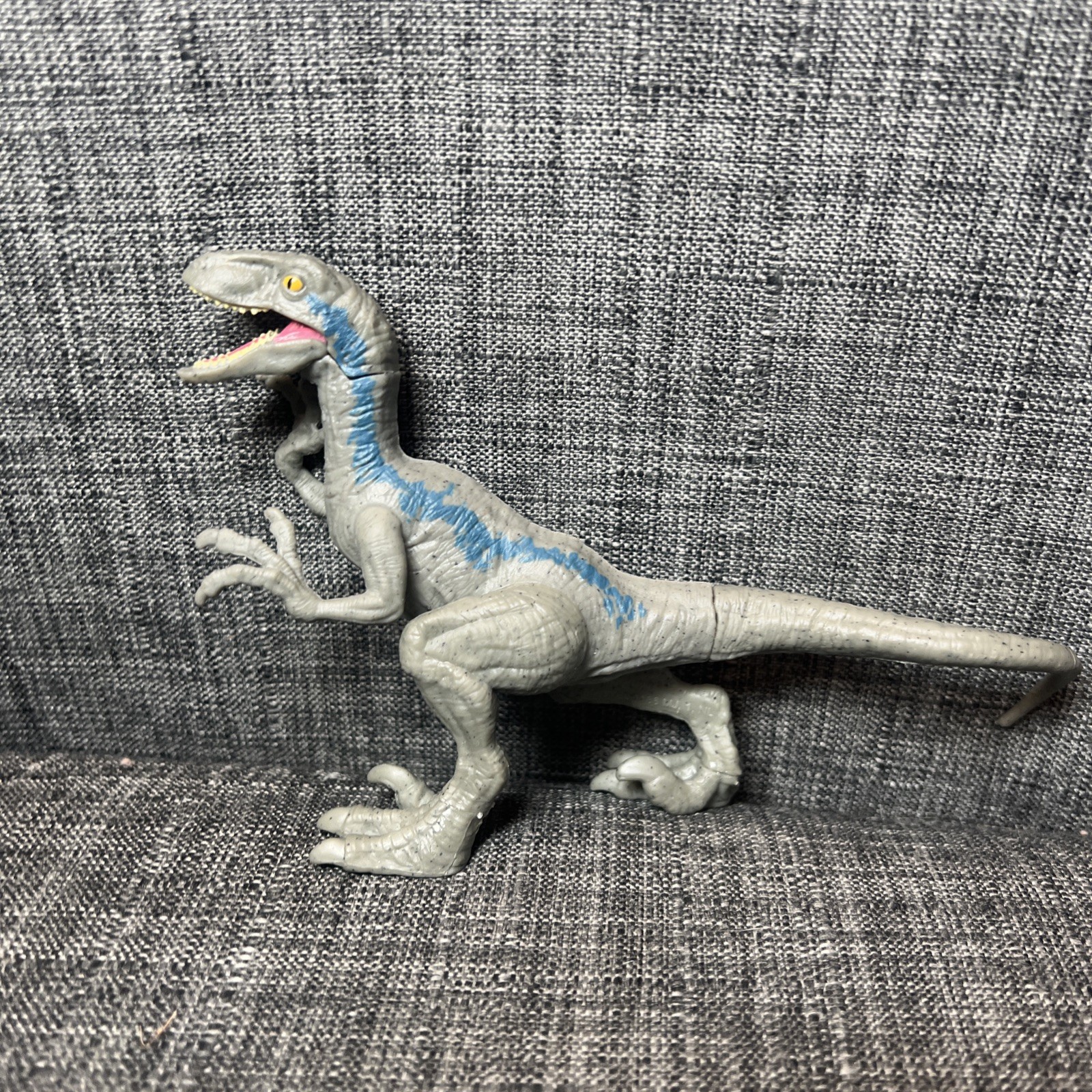 Jurassic World Attack Pack Velociraptor Blue Action 7&Prime; Figure 2017