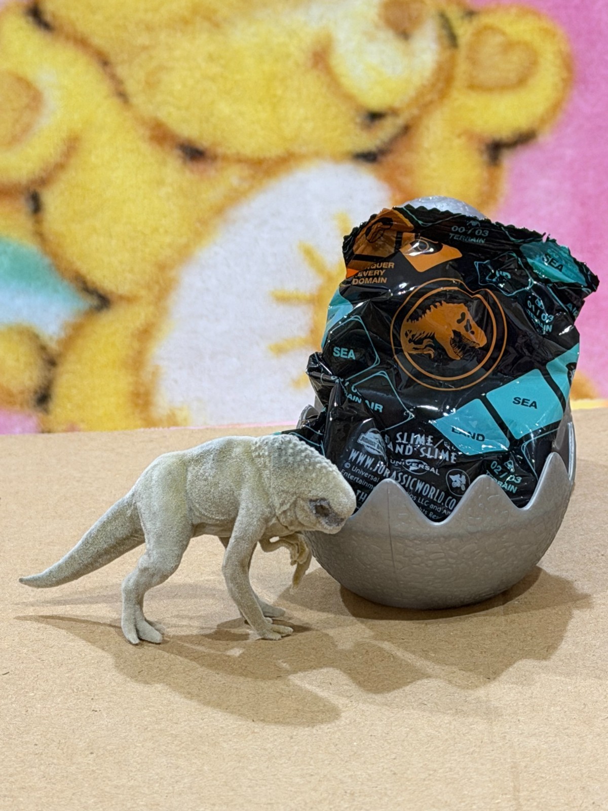 JURASSIC WORLD REBIRTH CAPTIVZ MYSTERY EGG FLOCKED D-REX RARE NEW
