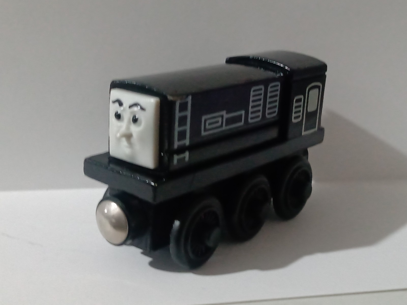 THOMAS & FRIENDS WOODEN RAILWAY~DEVIOUS DIESEL~2000 BRITT ALLCROFT (VERY NICE)