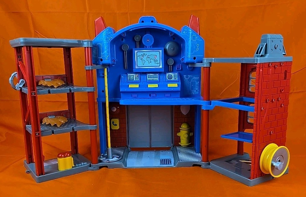 2010 Transformers Rescue Bots Optimus Prime Fire Station w/Lights & Sounds Works