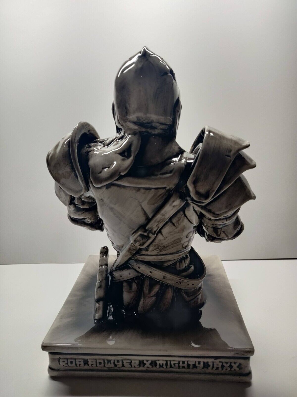 MIGHTY JAXX The Knight (HELL CHAMBER) BY ROB BOWYER Limited Statue IN STOCK