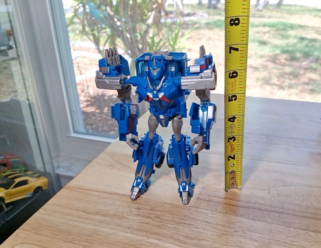 Hasbro Transformers Prime Robots in Disguise Rid Voyager Ultra Magnus
