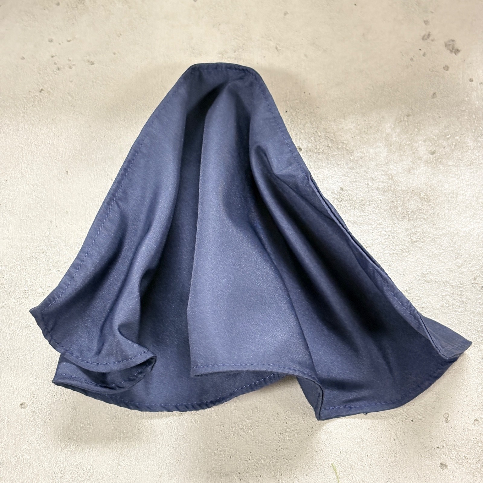PB-C-NAV: 1/12 scale Navy Blue wired cape for 6&Prime; action figure