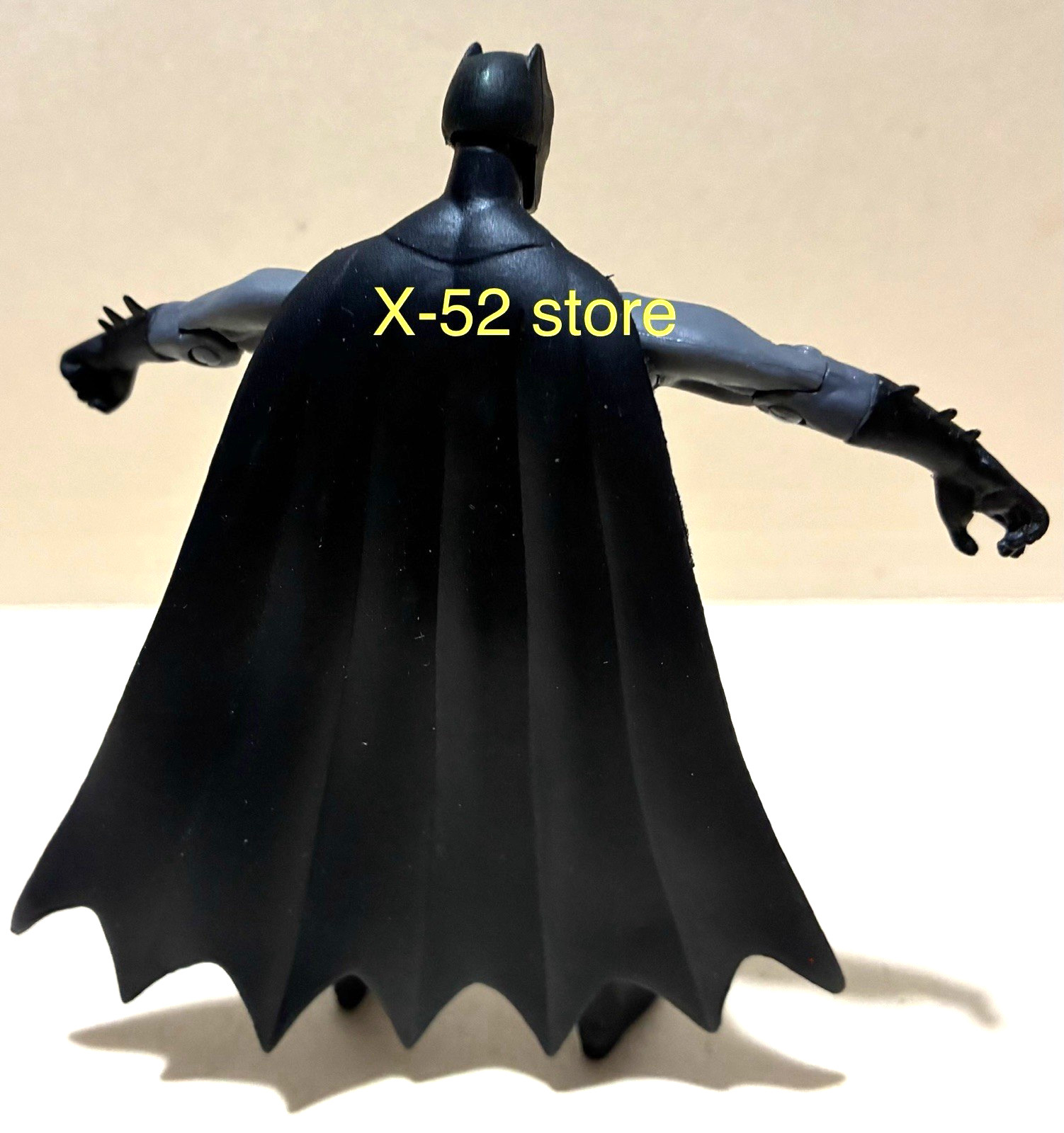 Batman figure DC Universe Infinite Heroes Crisis on Earths Gotham Knight Bruce W