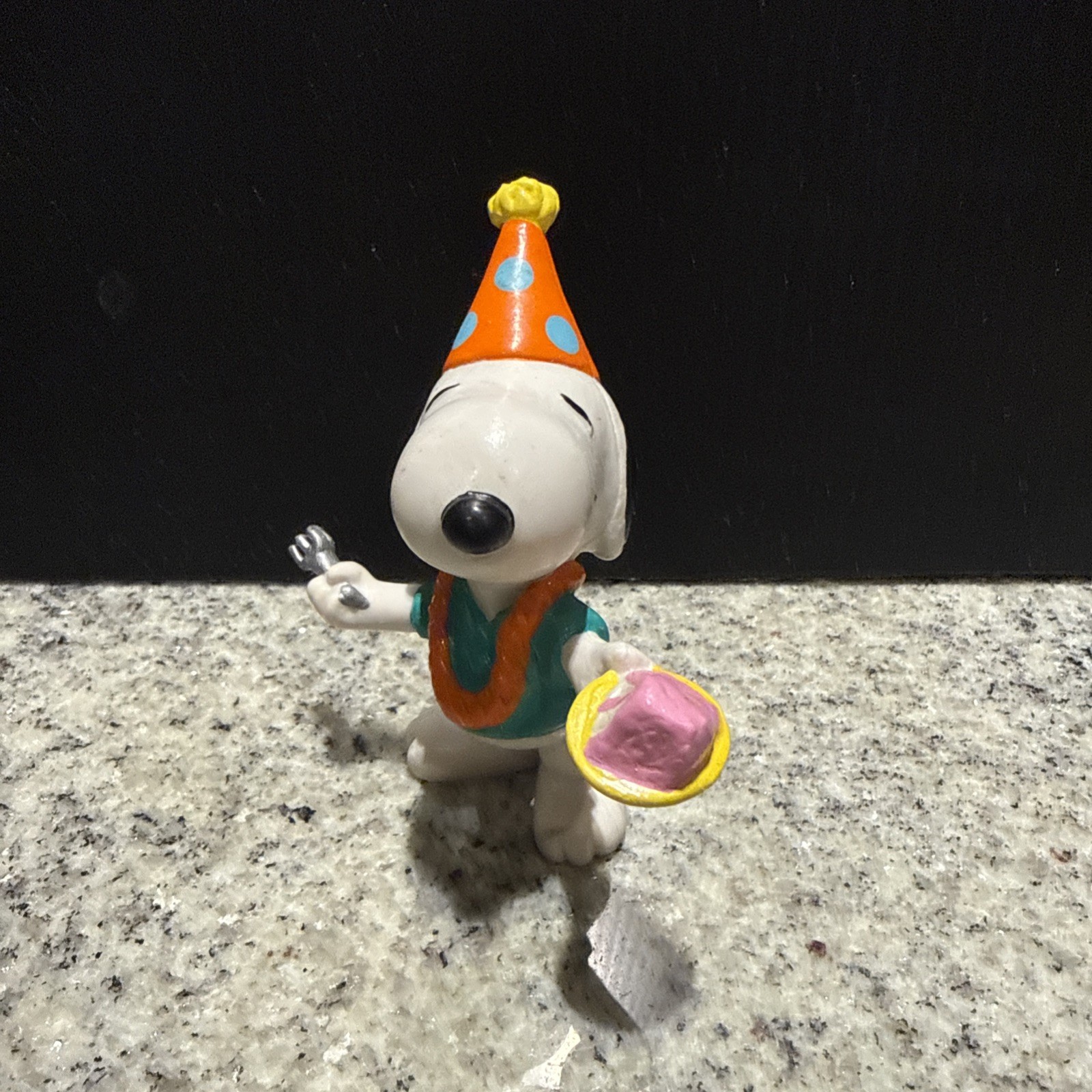 Peanuts Birthday PVC Figurines Applause Snoopy Charlie Brown Lucy Linus Lot of 6