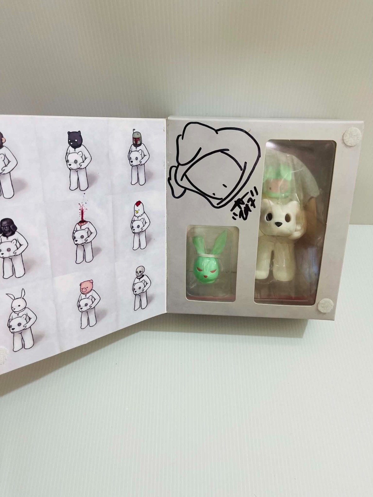 * SIGNED * Luke Chueh Juan Muniz Headspace 3D Retro Munky King Figure