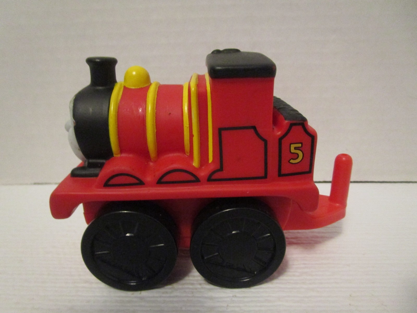 Thomas & Friends James #5 Red Plastic Push 4&Prime; Toy Engine 2010 Mattel #1611WC