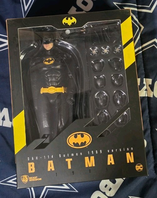 2025 Beast Kingdom Batman 1989: BATMAN (Michael Keaton, DAH-114) Action Figure