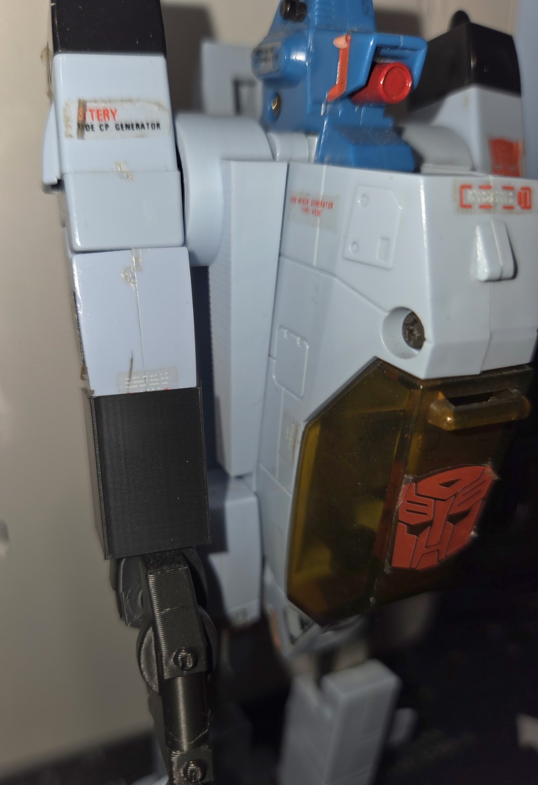 3D Printed Upgrades Shoulder Fillers, Fixed Hands, Fists & Gun For G1 Whirl Blue